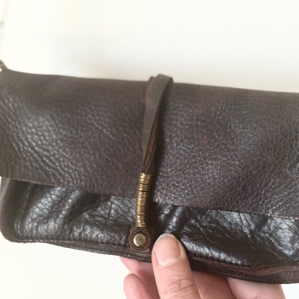JO Chic Brown Boot Leather Clutch Wallet with Crossbody Chain - Picture 3 of 10